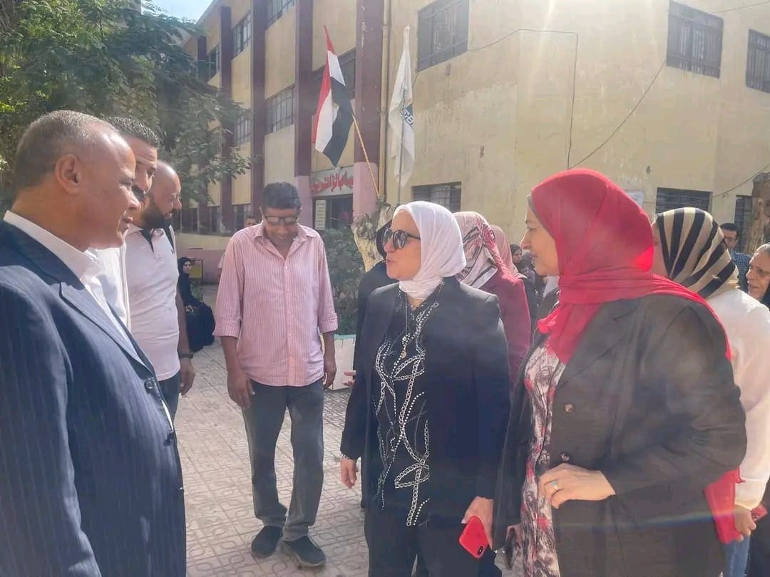 IMG 20251108 WA0046 تعليم القاهرة تعليم القاهرة تبدأ تطبيق برنامج تطوير مهارات القراءة والكتابة لطلاب المرحلة الابتدائية موقع في الجامعة