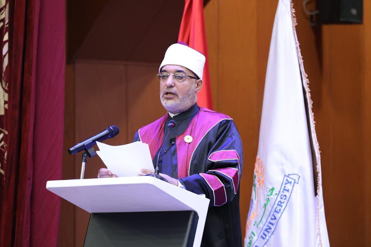 IMG 20251108 WA0051 مفتي الجمهورية مفتي الجمهورية في جامعة المنصورة: الإسلام داعم للعلم والتقدم والذكاء الاصطناعي بنهج رشيد موقع في الجامعة