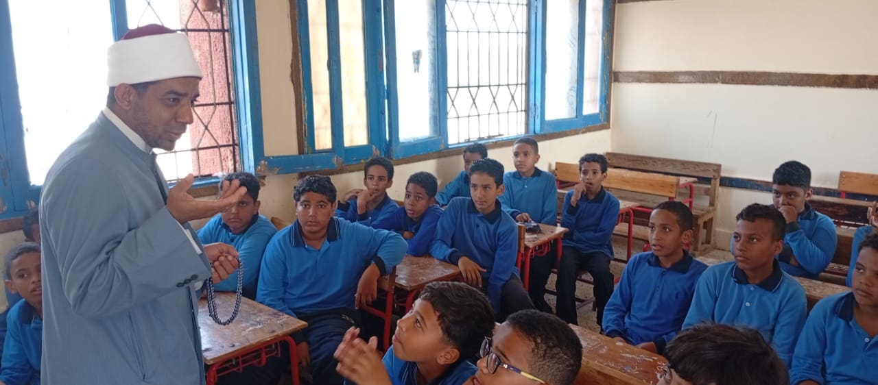 IMG 20251108 WA0088 البحر الأحمر أوقاف البحر الأحمر تنظّم محاضرة توعوية حول «إدمان السوشيال ميديا» موقع في الجامعة