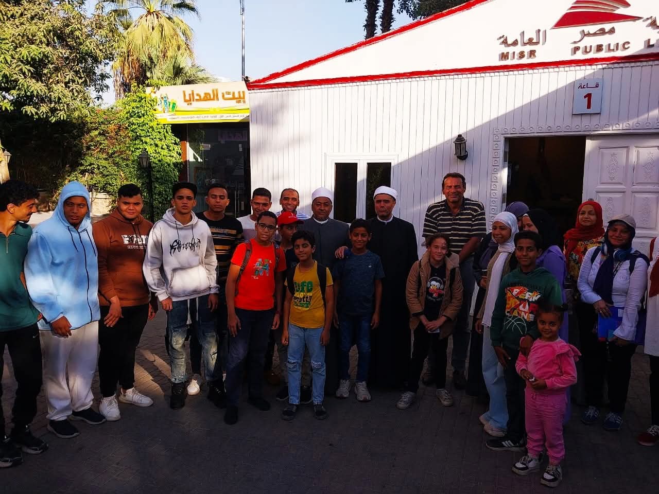 IMG 20251108 WA0177 صحح مفاهيمك أوقاف الجيزة تشارك في ندوة تثقيفية بعنوان "إدمان السوشيال ميديا" بمكتبة مصر العامة موقع في الجامعة