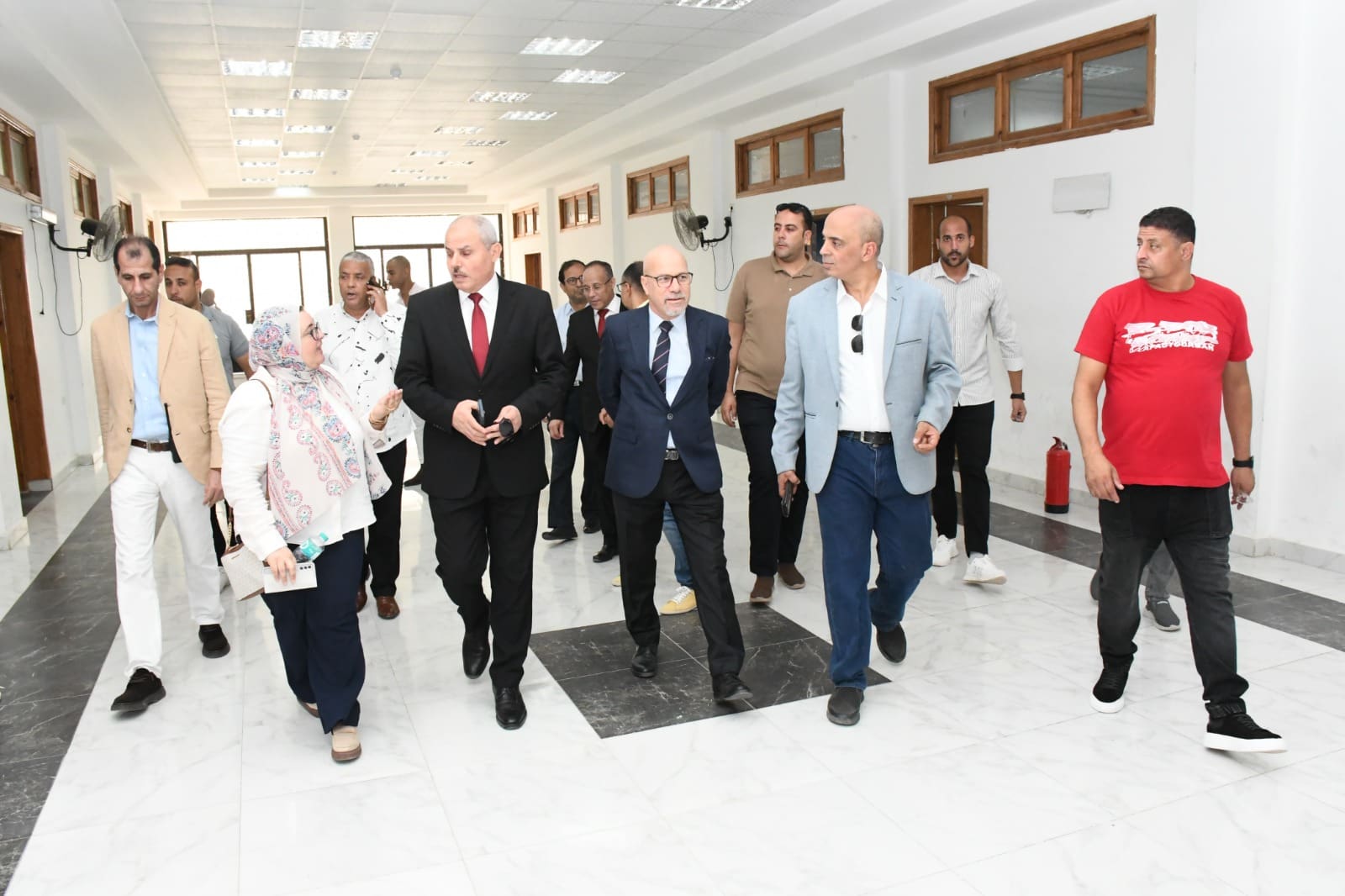 IMG 20251109 WA0048 1 قناة رئيس جامعة قناة السويس يشدد على الانضباط وتكافؤ الفرص بالامتحانات موقع في الجامعة