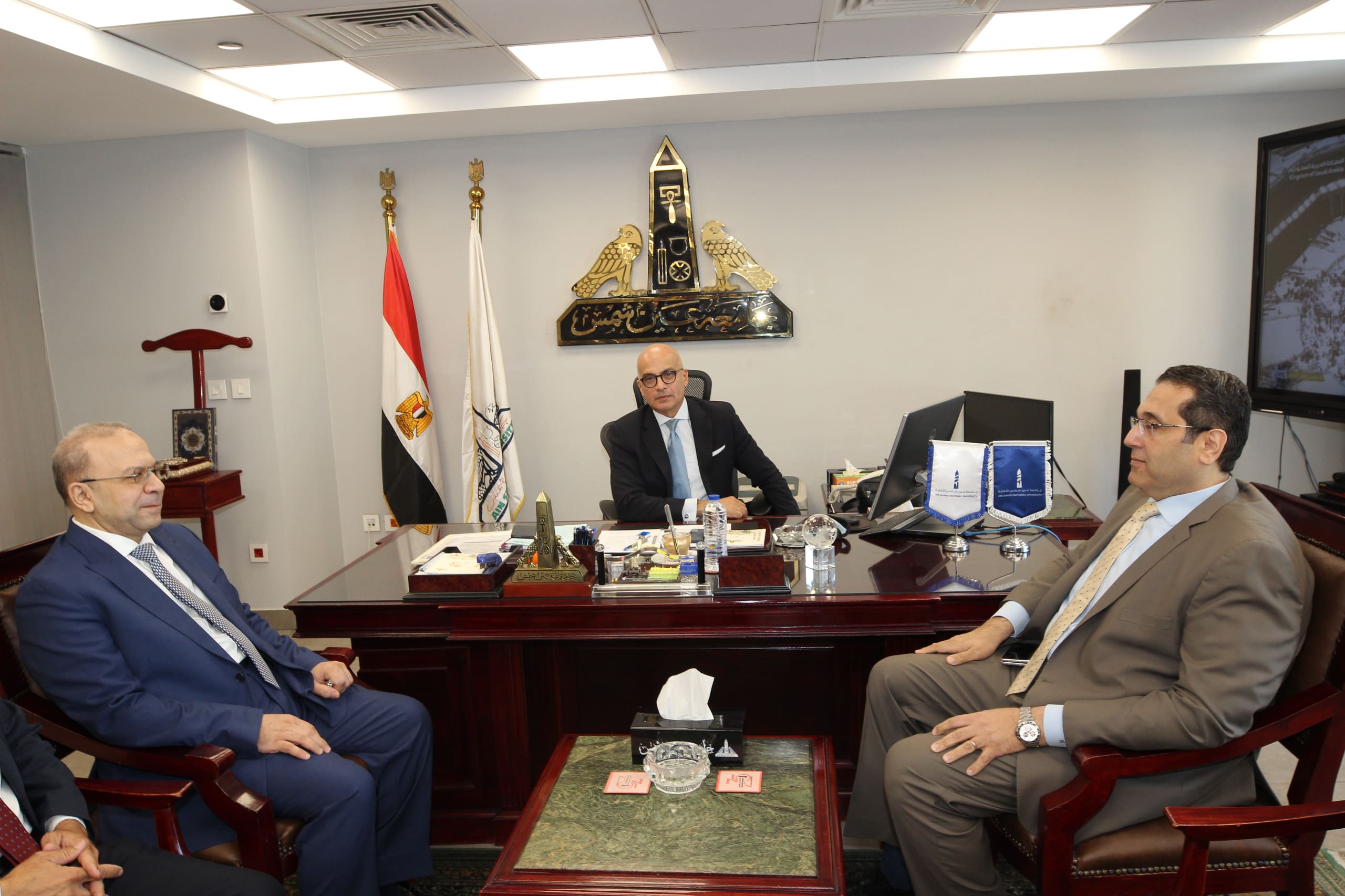 IMG 20251111 WA0007 النفع العام شراكة استراتيجية بين جامعتي عين شمس والجامعة المصرية للتعلم الإلكتروني تعيد صياغة مستقبل التعلم الرقمي في مصر موقع في الجامعة