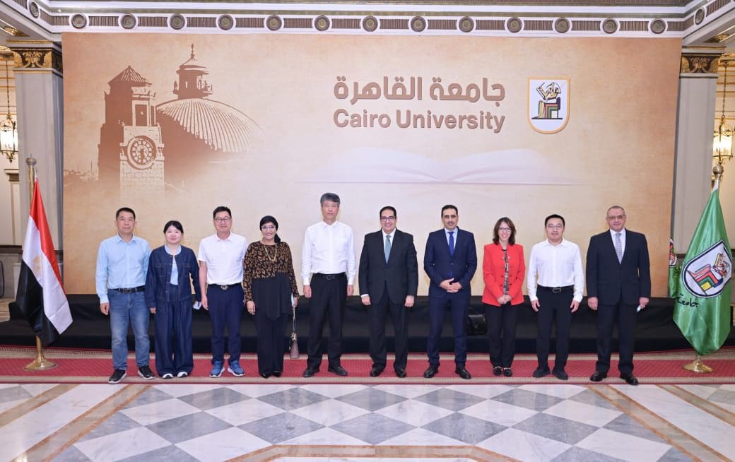 IMG 20251111 WA0012 اليونسكو جامعة القاهرة ونانجينغ الصينية تتفقان على برامج مشتركة لتأهيل المعلمين ودعم ذوي الهمم موقع في الجامعة