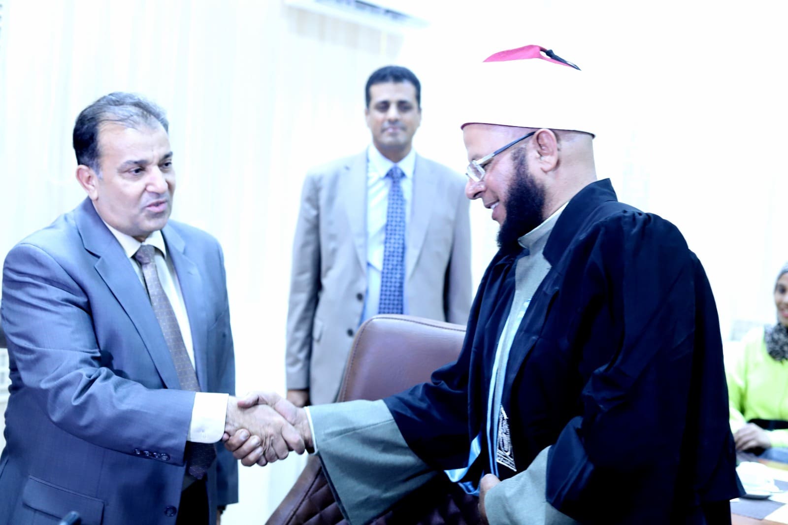 IMG 20251111 WA0014 مناقشة جامعة قنا تحتفل بمناقشة دكتوراه حول دور دار الإفتاء في مكافحة الفساد المجتمعي موقع في الجامعة