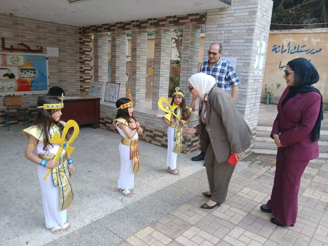 IMG 20251111 WA0071 تعليم ماذا قالت مدير تعليم القاهرة أمام الطالبات في مدارس مصر الجديدة موقع في الجامعة