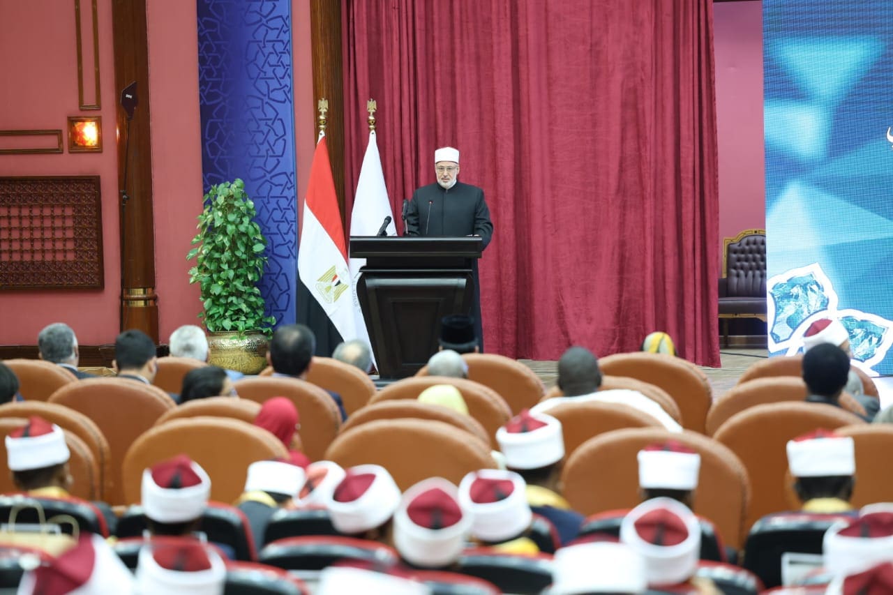 IMG 20251112 WA0029 طب بنات وكيل الأزهر: خريجو 2025 جسور تواصل وسفراء سلام من منارة العلم للعالم موقع في الجامعة