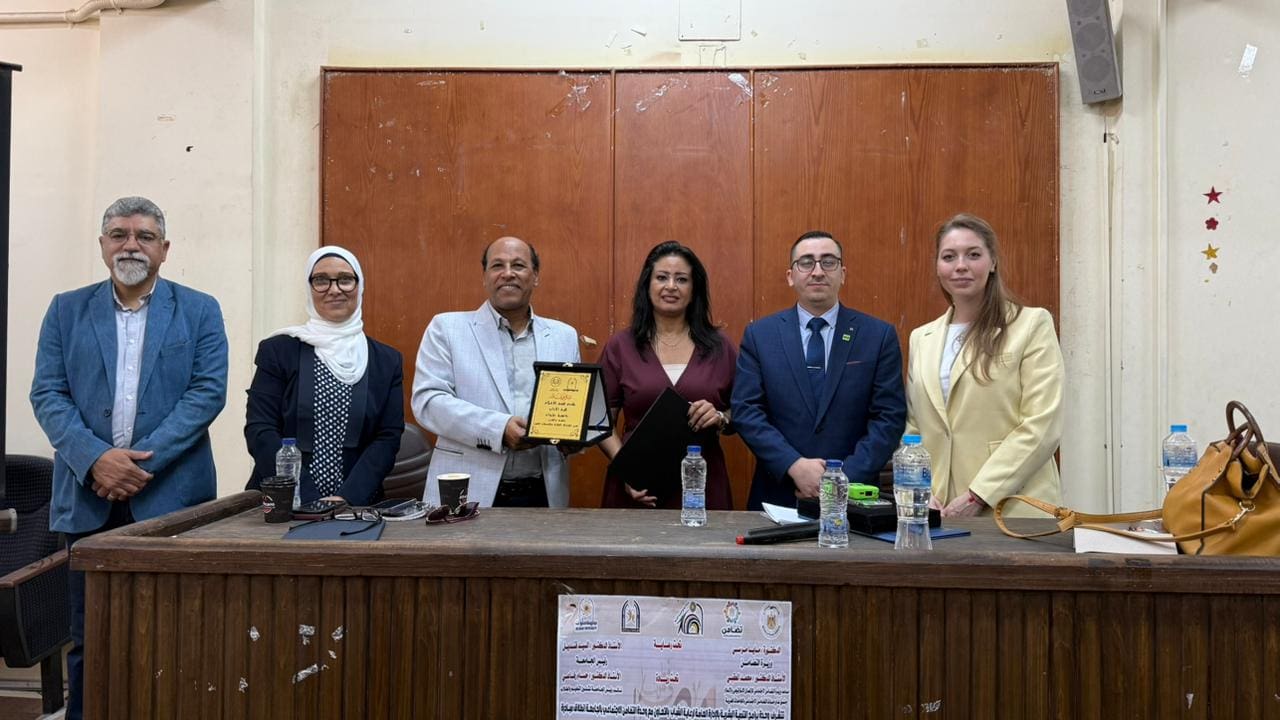 IMG 20251115 WA0014 الجامعة المصرية الصينية قسم الإعلام بجامعة حلوان يطلق تجربة تدريبية جديدة بالشراكة مع قناة "روسيا اليوم" موقع في الجامعة
