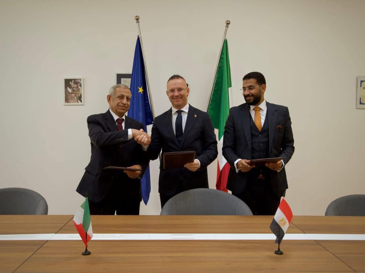 IMG 20251116 WA0006 جامعة الأكاديمية العربية توقع اتفاقية تعاون مع أكاديمية إيطالية وشركة طيران لتدريب مهندسي الطائرات موقع في الجامعة
