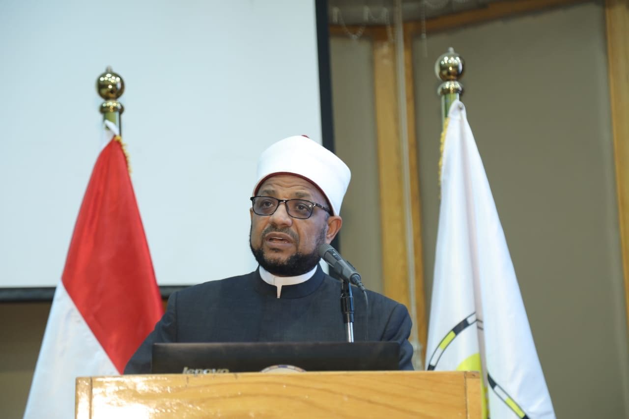 IMG 20251116 WA0102 صحح مفاهيمك أمين البحوث الإسلامية يفتتح الأسبوع الدعوي الـ14 بجامعة أسيوط: الأزهر يجمع بين الأصالة والتجديد موقع في الجامعة