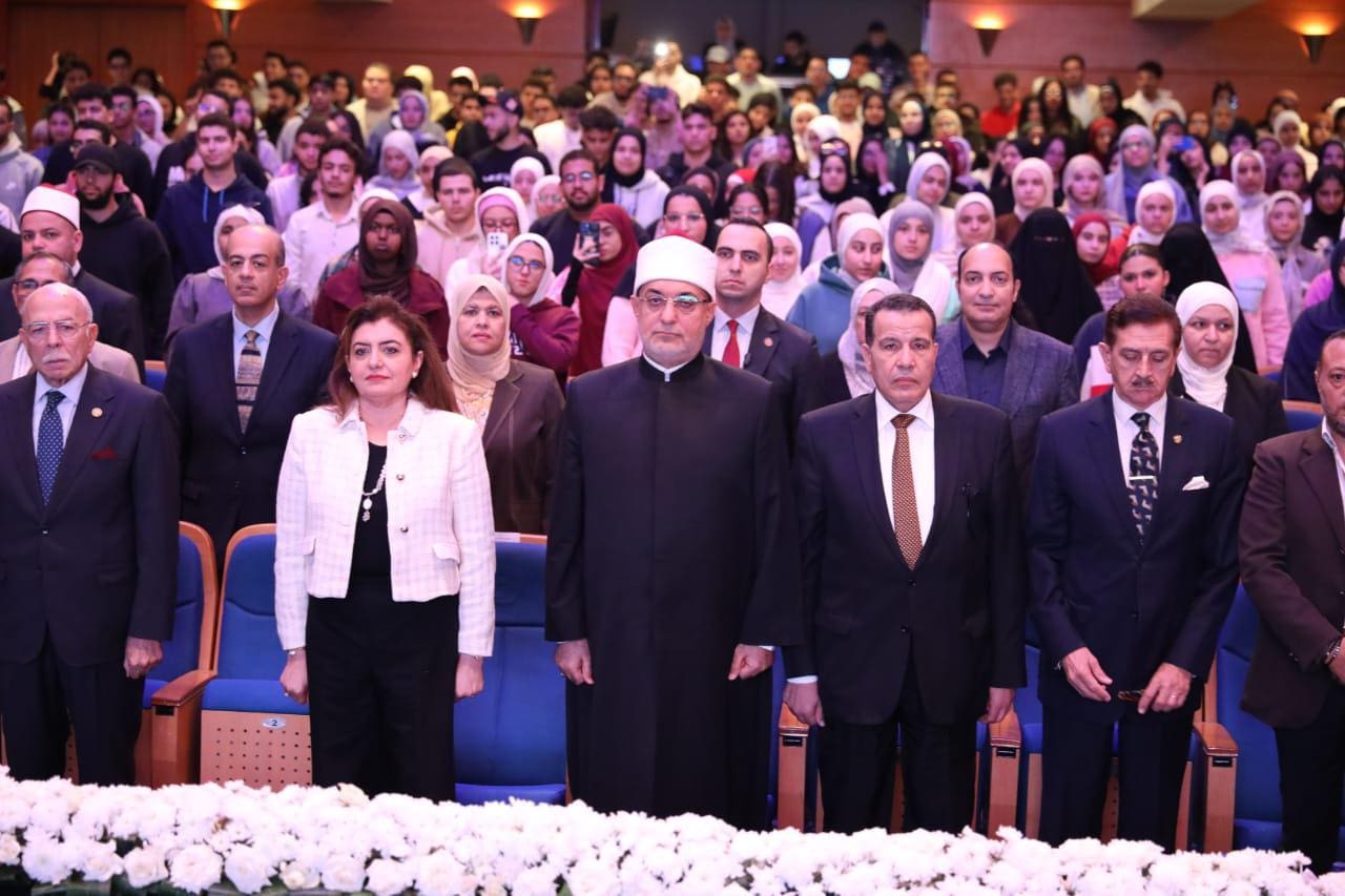IMG 20251117 WA0098 مفتي الجمهورية مفتي الجمهورية يشدد على دور الوسطية والوعي الديني في بناء جيل قادر على مواجهة الغلو موقع في الجامعة