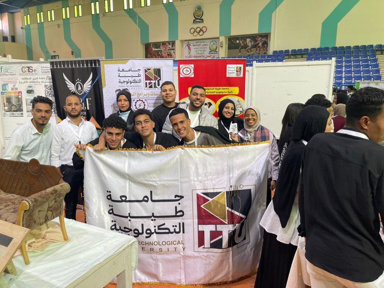 IMG 20251118 WA0045 جامعة طيبة تقنيات ذكية ومنتجات مبتكرة.. جامعة طيبة التكنولوجية تتألق في المعرض الزراعي الثاني بجامعة قنا موقع في الجامعة