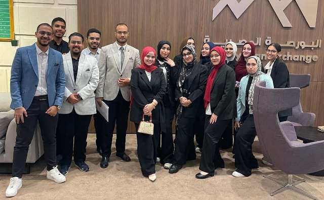 IMG 20251119 WA0033 زيارة تفاصيل زيارة طلاب كلية الإدارة بالجامعة المصرية الروسية للبورصة_صور موقع في الجامعة