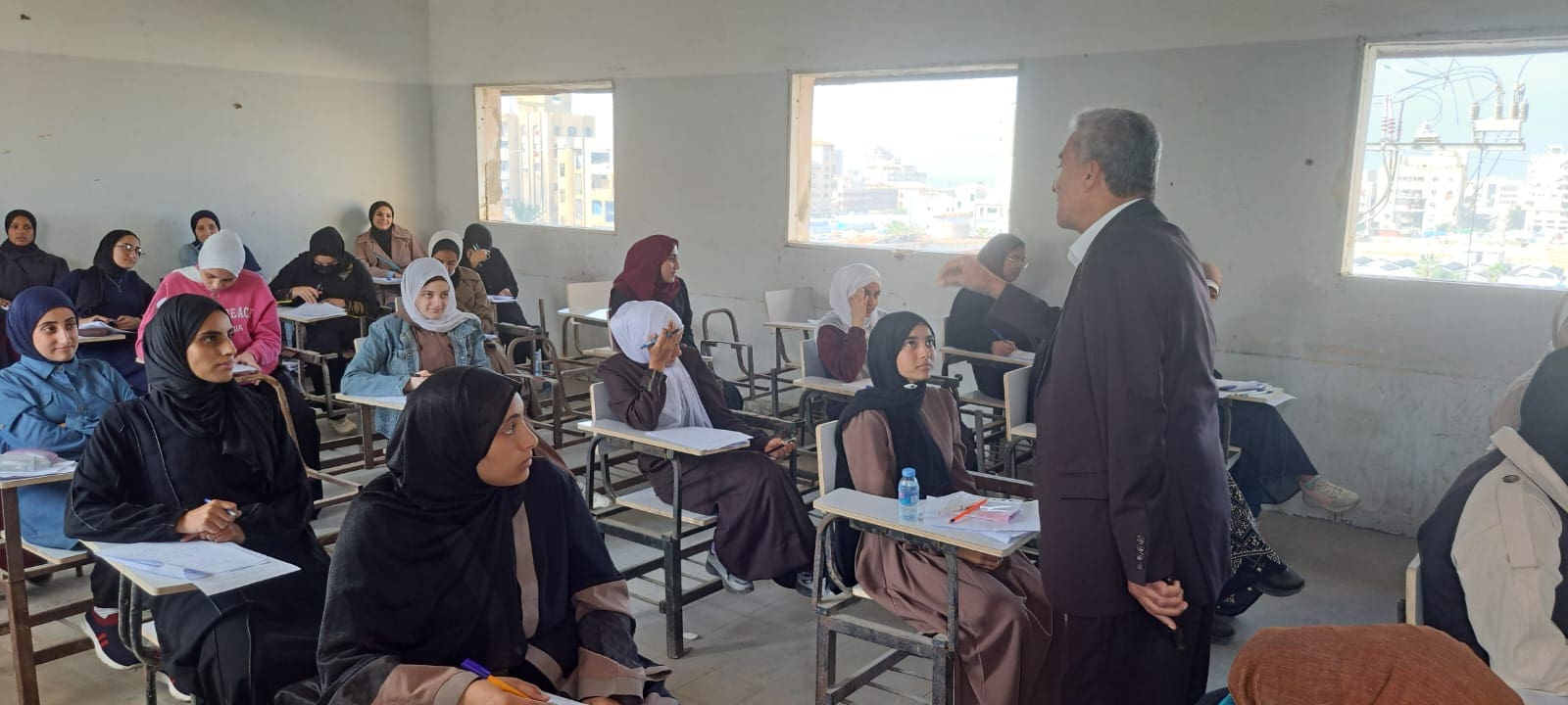 IMG 20251119 WA0221 دولة المعاهد الأزهرية في فلسطين تواصل امتحانات الشهادة الثانوية موقع في الجامعة