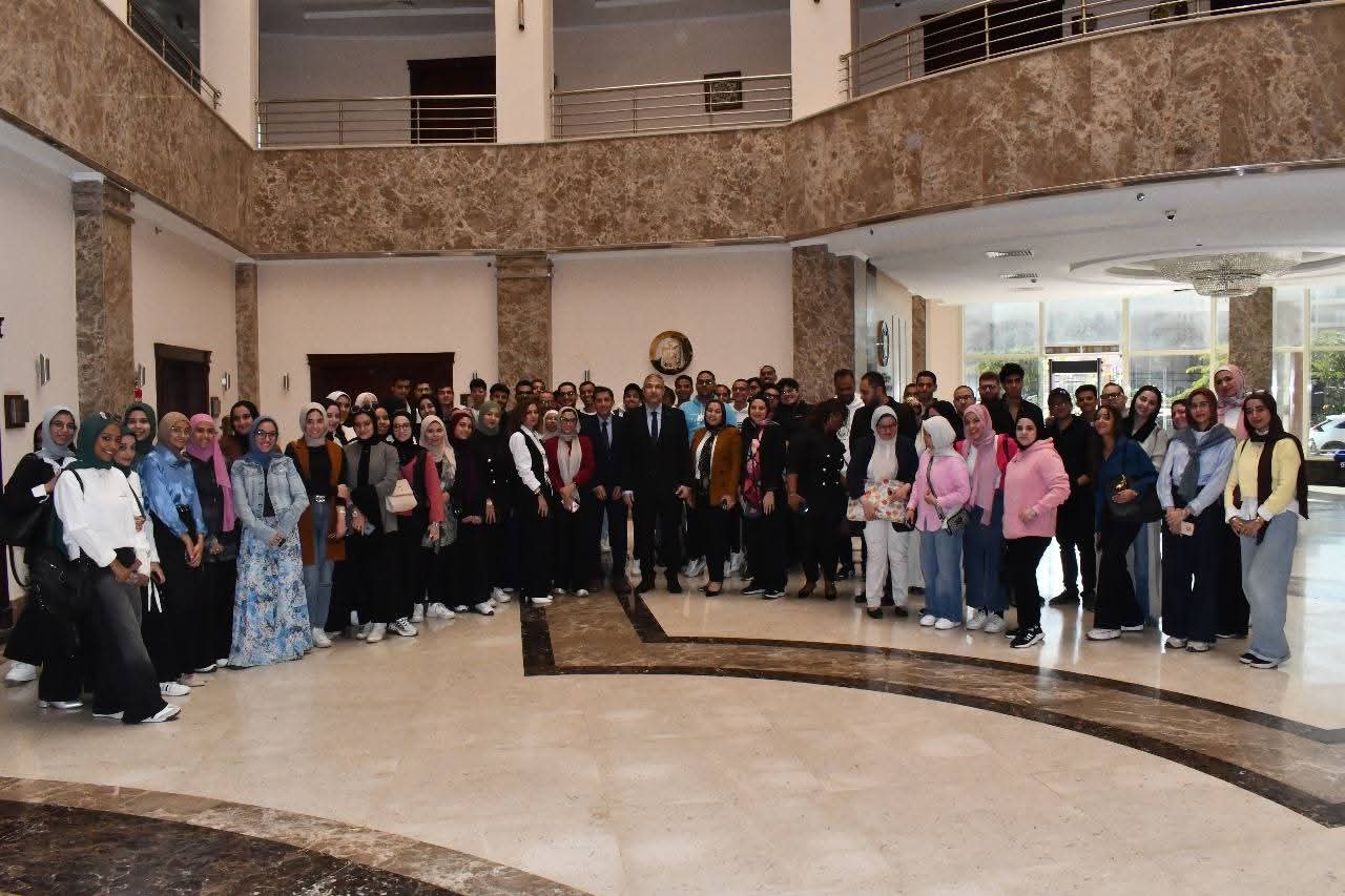 IMG 20251120 WA0179 طلاب تأهل طلاب طيبة التكنولوجية في "GEN Z".. واعتماد عقود 44 شركة وتسجيل 24 ناشئة رسميًا موقع في الجامعة