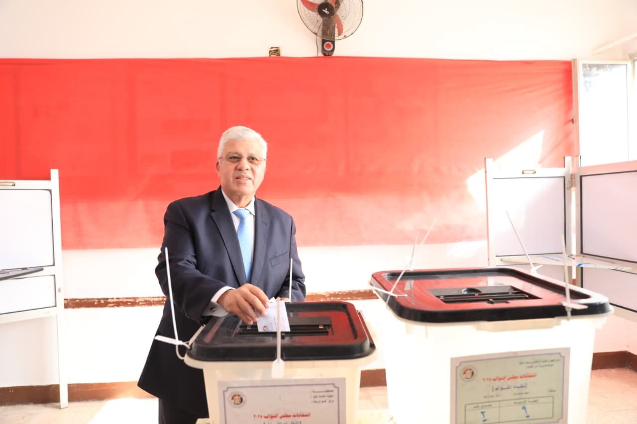 IMG 20251124 WA0021 جامعة القاهرة وزير التعليم العالي يُدلي بصوته في انتخابات مجلس النواب 2025| صور موقع في الجامعة