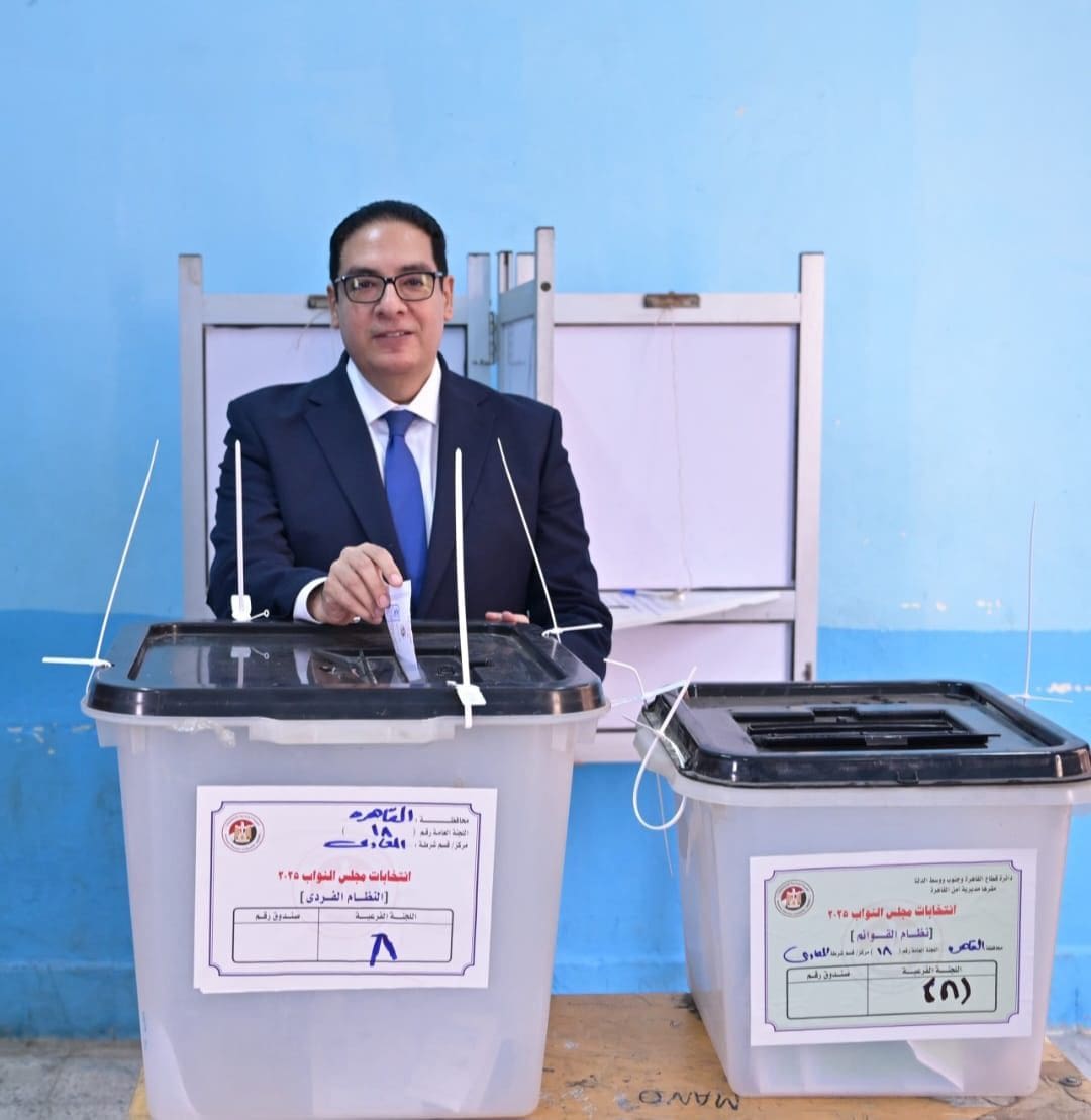 IMG 20251124 WA0060 جامعة القاهرة رئيس جامعة القاهرة يدلي بصوته في انتخابات مجلس النواب: المشاركة واجب وطني ومسئولية مجتمعية موقع في الجامعة