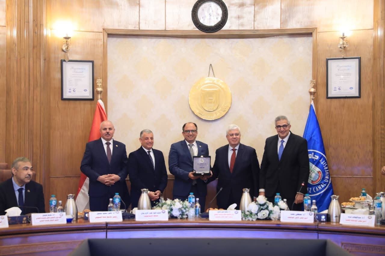 IMG 20251128 WA0034 جامعة القاهرة جامعة حلوان تحصد المركز الأول على مستوى الجامعات المصرية في الاستدامة البيئية لعام 2024/2025 موقع في الجامعة