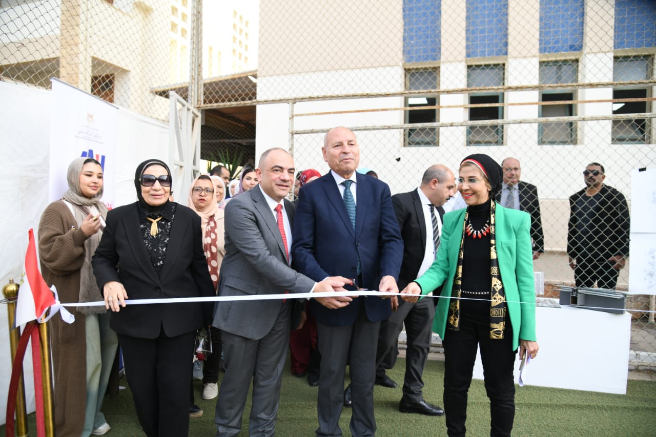 IMG 20251130 WA0044 معاهد القاهرة بحضور محافظ القاهرة.. معاهد القاهرة الجديدة تختتم مسابقة "تغير المناخ" وتسلم جوائز بقيمة 3000 جنيه موقع في الجامعة