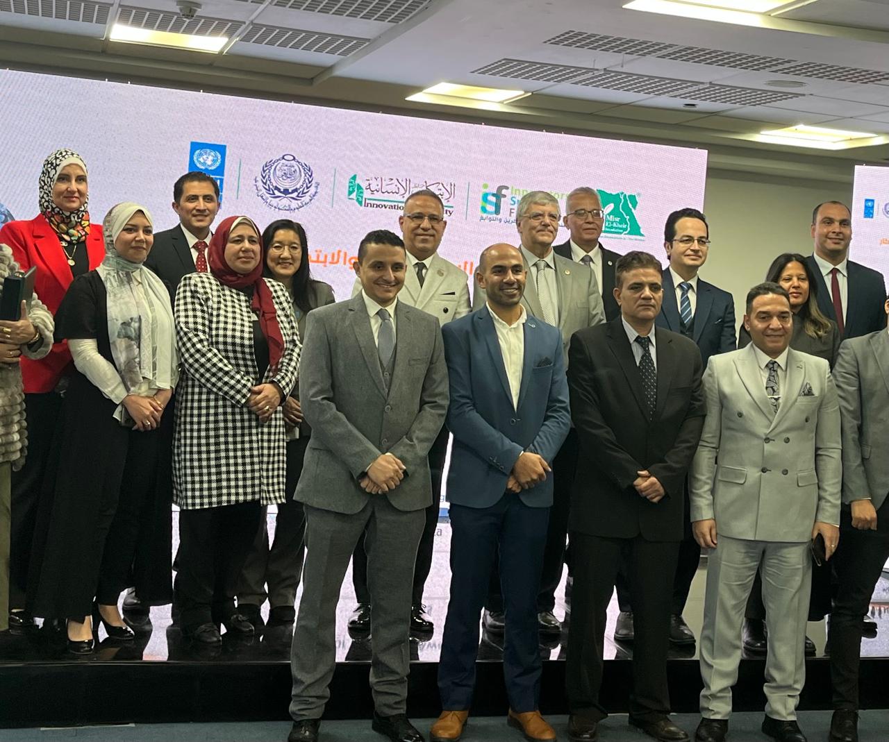 IMG 20251130 WA0094 البحثية رئيس جامعة الأزهر يهنئ الدكتور محمد جلال فرغلي لفوزه بجائزة «الابتكار من أجل الإنسانية»  موقع في الجامعة