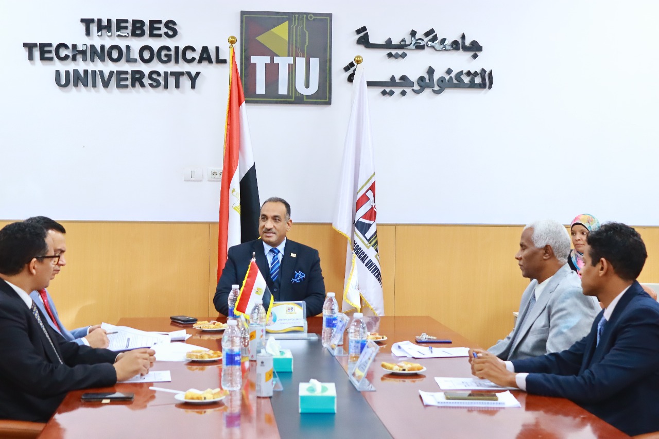IMG 20251130 WA0165 جداول جامعة طيبة التكنولوجية تعتمد جداول 2026 وتحتفل بإنجاز "الجامعة الخضراء" موقع في الجامعة