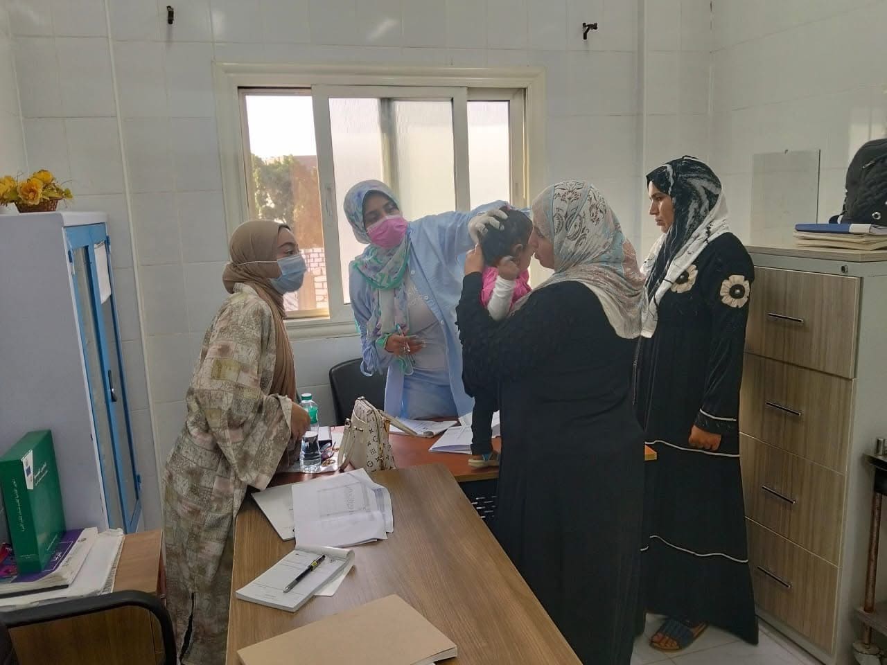 IMG 4407 جامعة قناة السويس قوافل جامعة قناة السويس الطبية والخدمية تتوجه إلى شمال سيناء لخدمة أهالي قرية بقاطية موقع في الجامعة