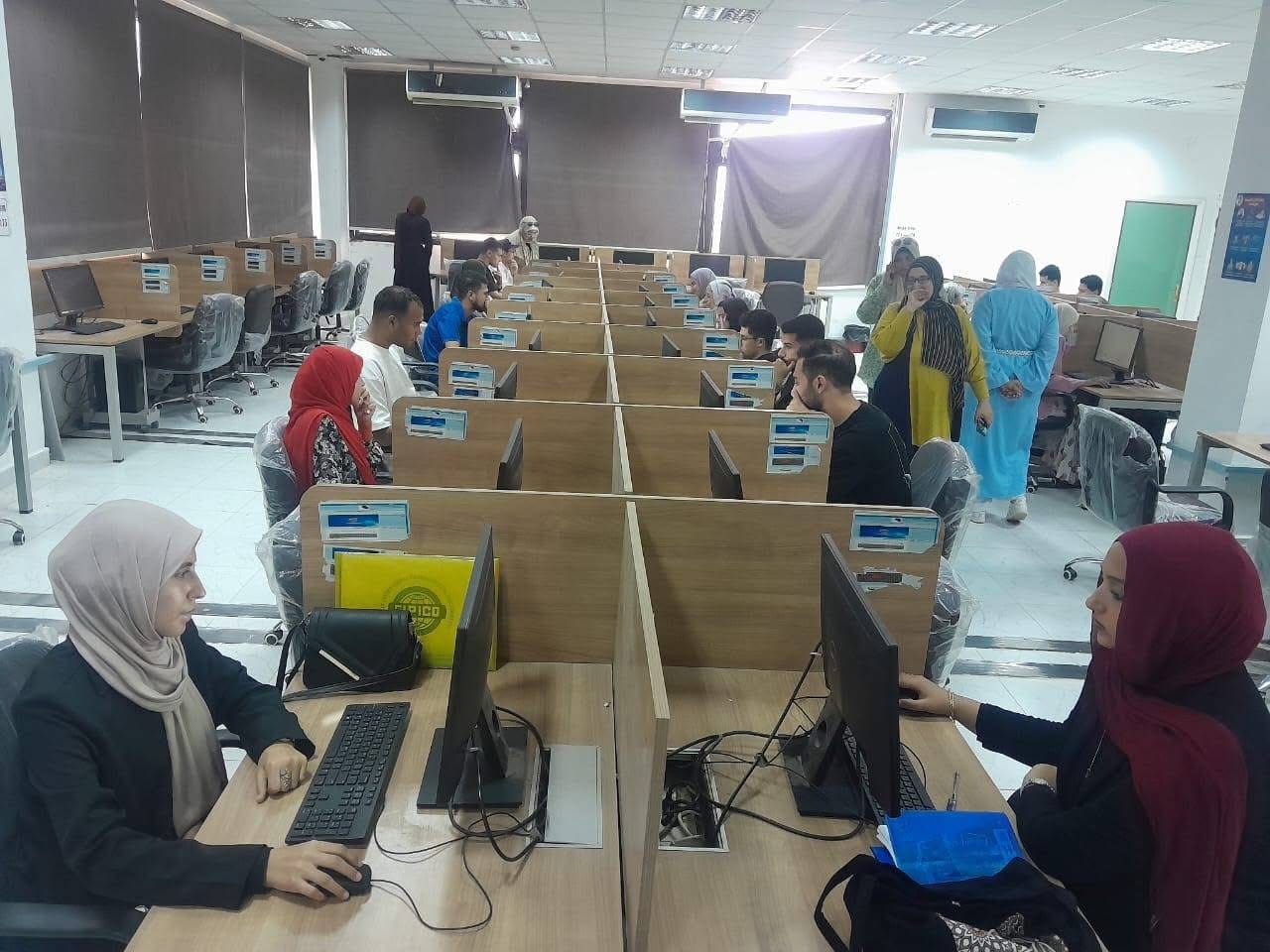 IMG 4410 جامعة قناة السويس جامعة قناة السويس تنظم مسابقة اختيار الطالب والطالبة المثاليين موقع في الجامعة