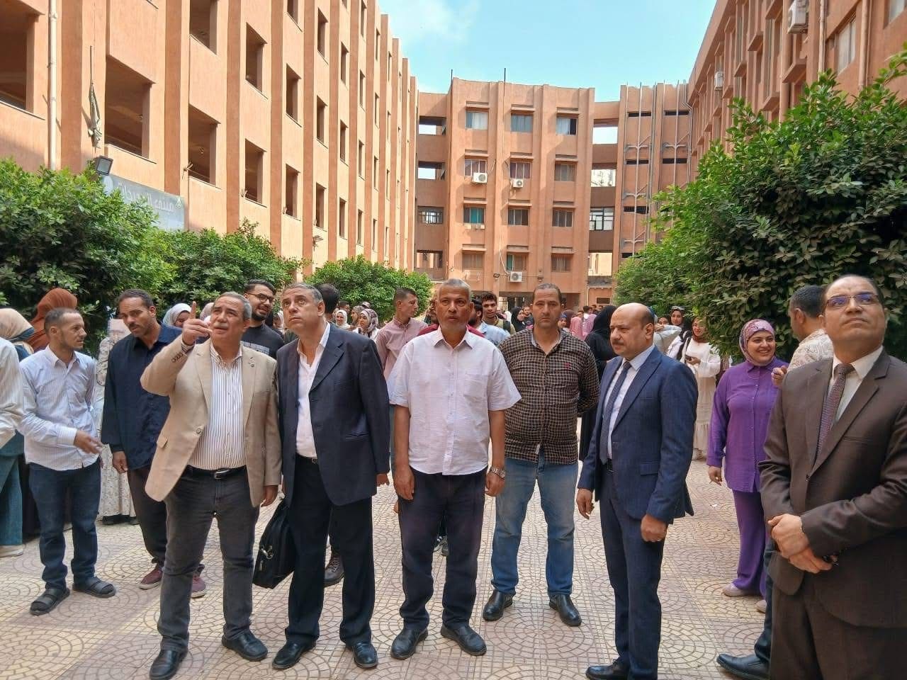 IMG 4648 العلوم تنفيذ نموذج تجربة إخلاء بكلية العلوم ببنها موقع في الجامعة