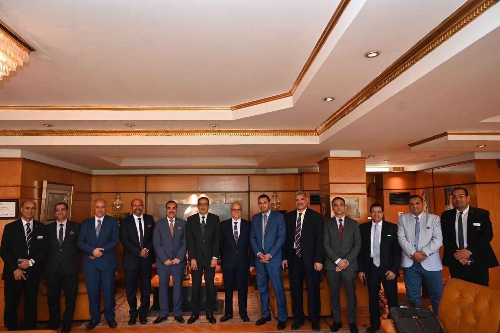 IMG 4663 جامعة رئيس جامعة الفيوم يستقبل فريق الهيئة القومية لضمان جودة التعليم والاعتماد بكلية دار العلوم موقع في الجامعة