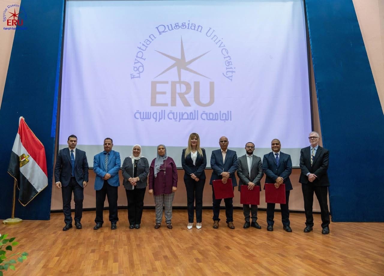 IMG 4864 العربية رئيس الجامعة العربية المفتوحة تزور الجامعة المصرية الروسية وتشارك في فعالية Google Club موقع في الجامعة