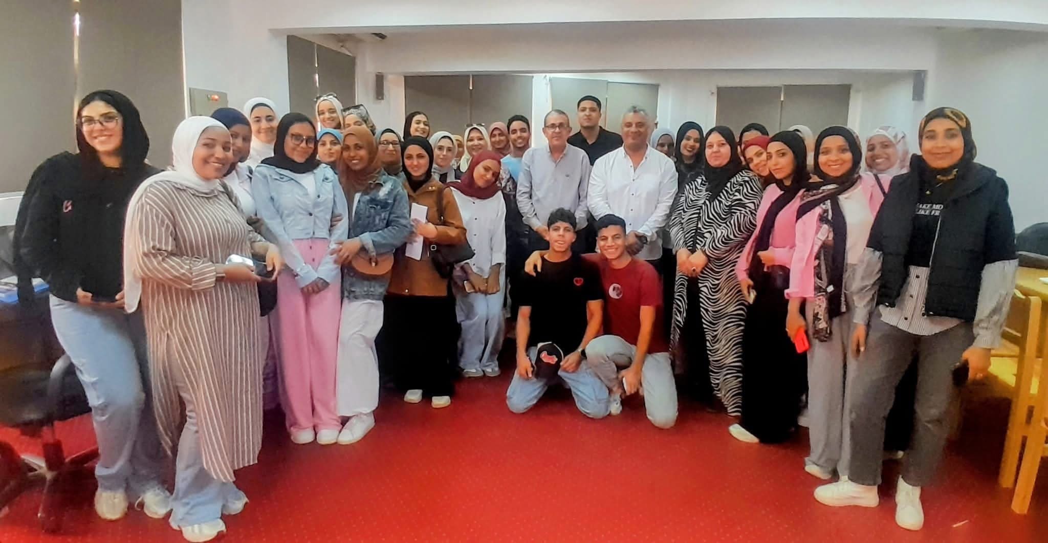 IMG 4984 قناة السويس جامعة قناة السويس تنظم تدريبًا لطلابها على مهارات المشغولات اليدوية موقع في الجامعة