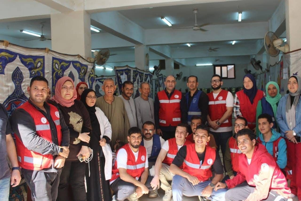 IMG 5124 قافلة قافلة جامعة المنوفية توقع الكشف وتقدم العلاج بالمجان لـ 418 مواطنًا من أهالي قرية "كفور الرمل" بقويسنا موقع في الجامعة