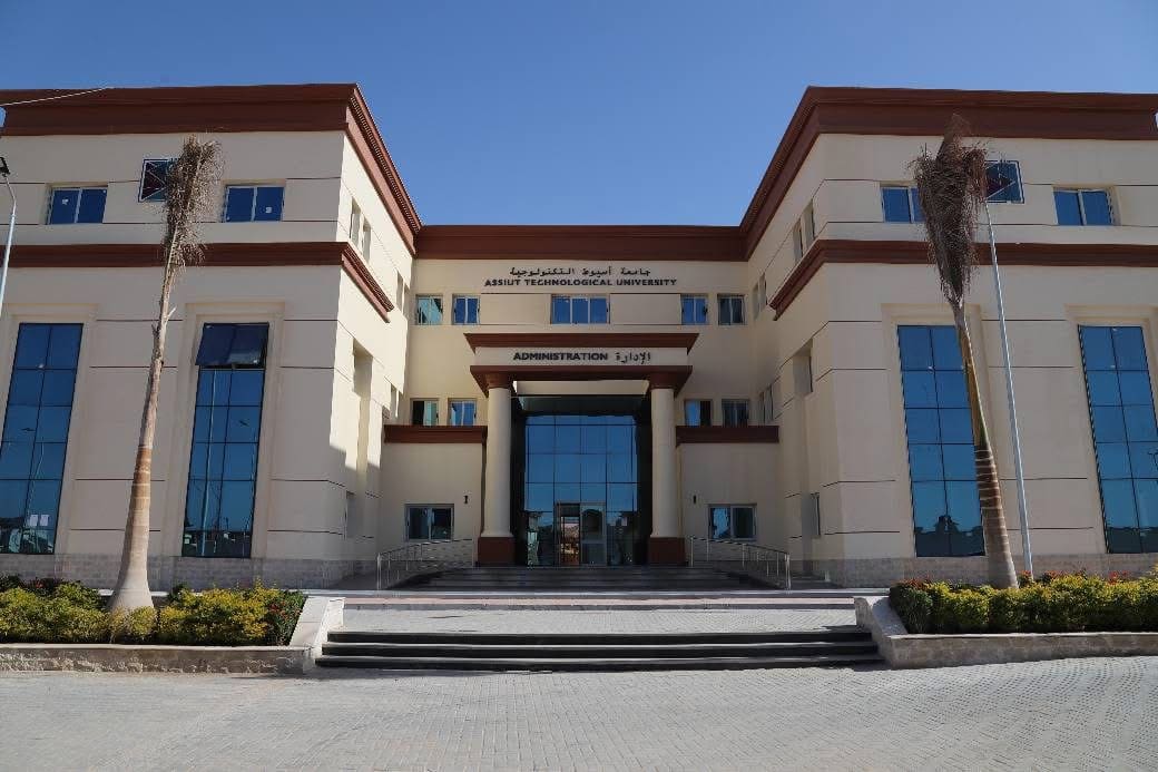 IMG 5596 أسيوط جامعة أسيوط الجديدة التكنولوجية تُنهي استعداداتها لبدء امتحانات الميدتيرم للعام 2025/2026 موقع في الجامعة