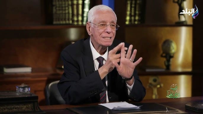 IMG 5615 زوجته هل يحق للزوج منع زوجته من العمل أو التعليم؟.. حسام موافي يرد| فيديو موقع في الجامعة