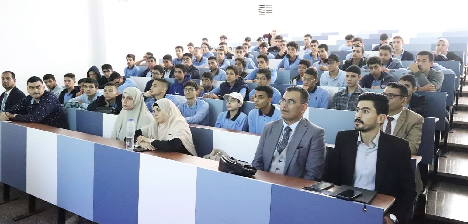 IMG 6019 طلاب طلاب مدرسة STEM في ضيافة كلية الهندسة بجامعة الريادة موقع في الجامعة