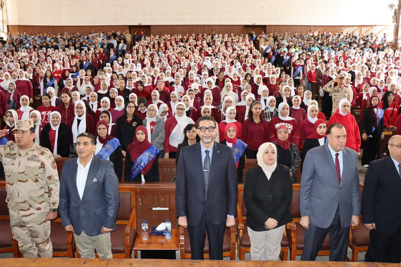 IMG 6042 العالي قوات الدفاع الشعبي والعسكري تعقد محاضرة بجامعة الإسكندرية لتعزيز وعي الطلاب بالأمن القومي موقع في الجامعة