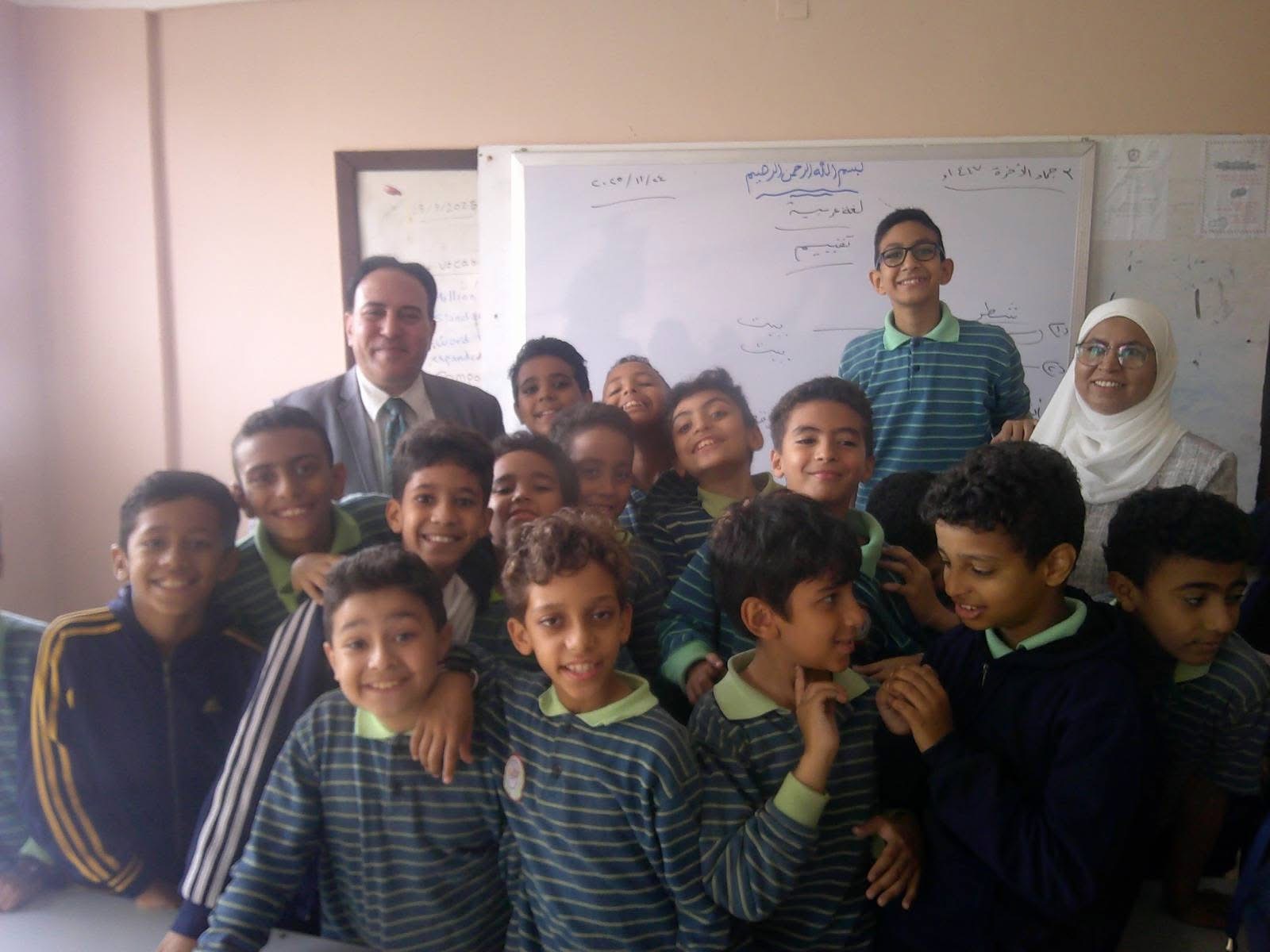IMG 6316 السويس جامعة قناة السويس تنظم ندوة "مهارات التواصل وقبول الآخر" بمدرسة 6 أكتوبر الرسمية لغات موقع في الجامعة