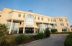 كلية اللغات التطبيقية والعلوم الإنسانية 