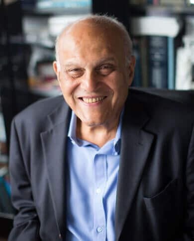 dr magdi ملك القلوب 90 عامًا من العطاء والتميز.. تعرفي على مسيرة “ملك القلوب” الدكتور مجدي يعقوب في عيد ميلاده موقع في الجامعة