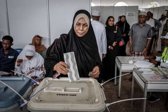 images 5 أستاذ أستاذ قانون دستوري يحلل أسباب حشد انتخابات النواب 2025 بالصعيد.. فيديو موقع في الجامعة
