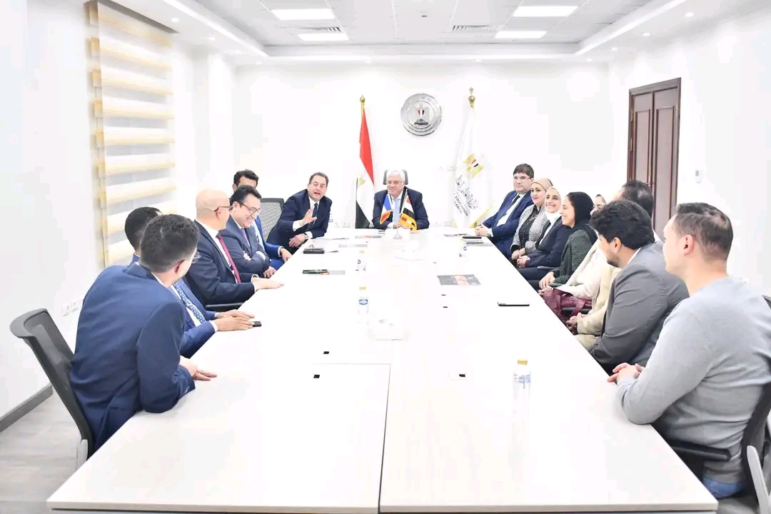1764669275282 الدفعة وزير التعليم العالي يلتقي الدفعة الأولى من طلاب منح الدكتوراه المشتركة مع فرنسا  موقع في الجامعة