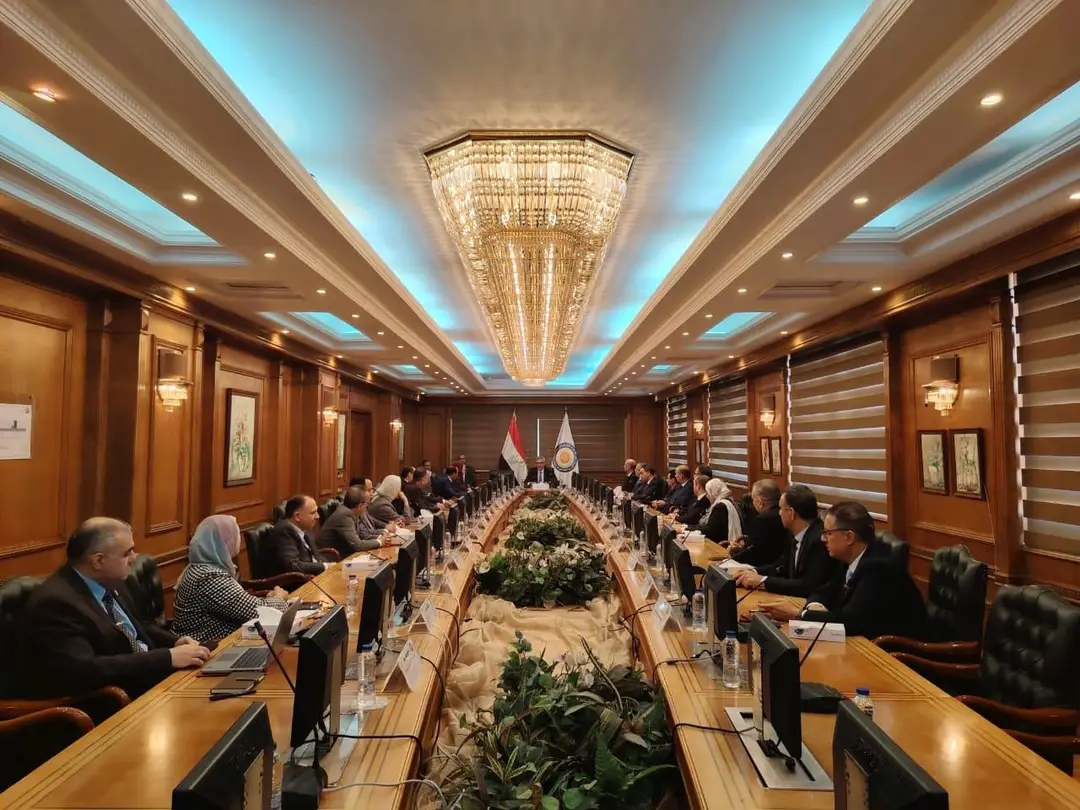 1765095419322 الوافدين الأعلى للدراسات العليا يناقش تعزيز النزاهة العلمية وضوابط استخدام الذكاء الاصطناعي بالجامعات موقع في الجامعة