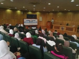 محاضر بجامعة سوهاج يقدم تدريبًا حول مواجهة المحتوى الزائف على منصات التواصل 3 محاضر بجامعة سوهاج يقدم تدريبًا حول مواجهة المحتوى الزائف على منصات التواصل