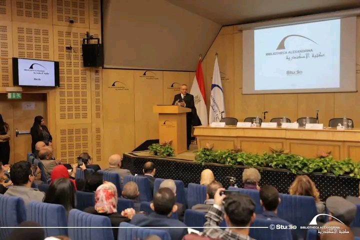 1765916283511 مكتبة مكتبة الإسكندرية تطلق تحديثات "ذاكرة مصر المعاصرة" وتكشف وثائق وصور نادرة لرئيس وزراء مصر الأسبق موقع في الجامعة
