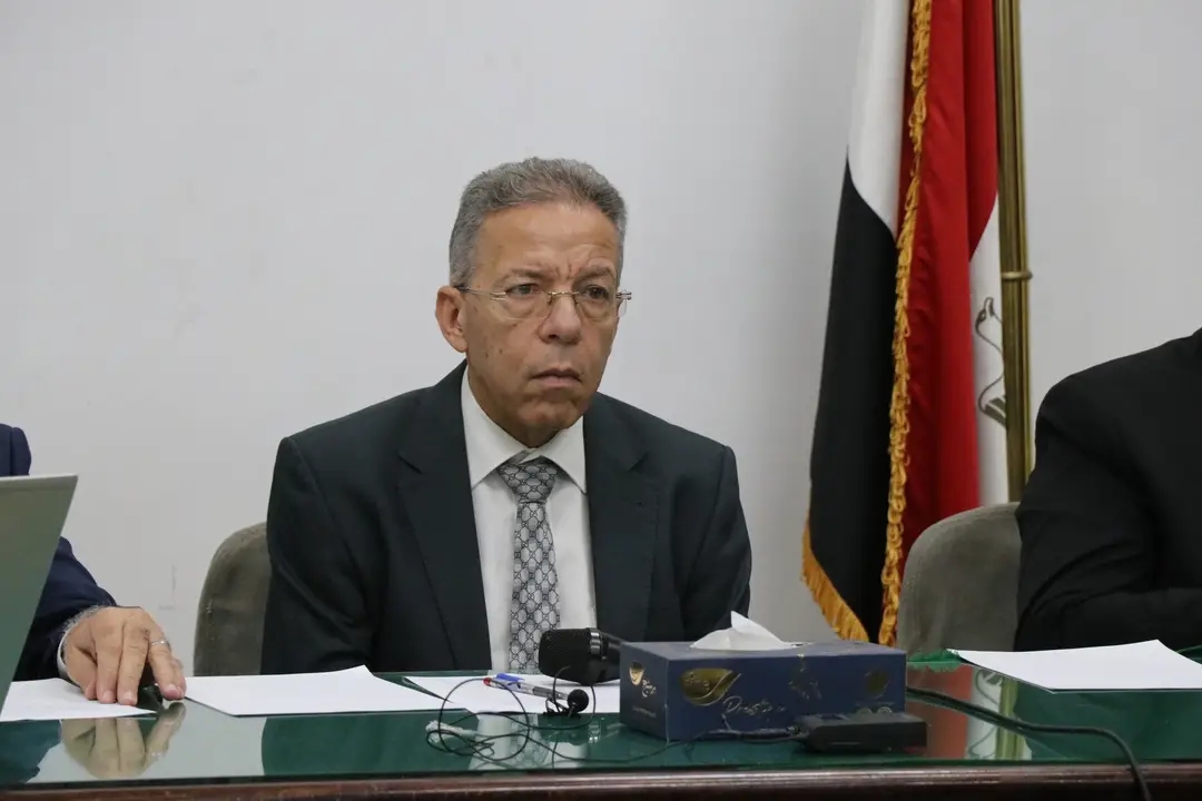 1766014223450 نقيب تحذير عاجل من نقيب الأطباء بشأن العشوائية في زيادة أعداد طلاب الطب  موقع في الجامعة