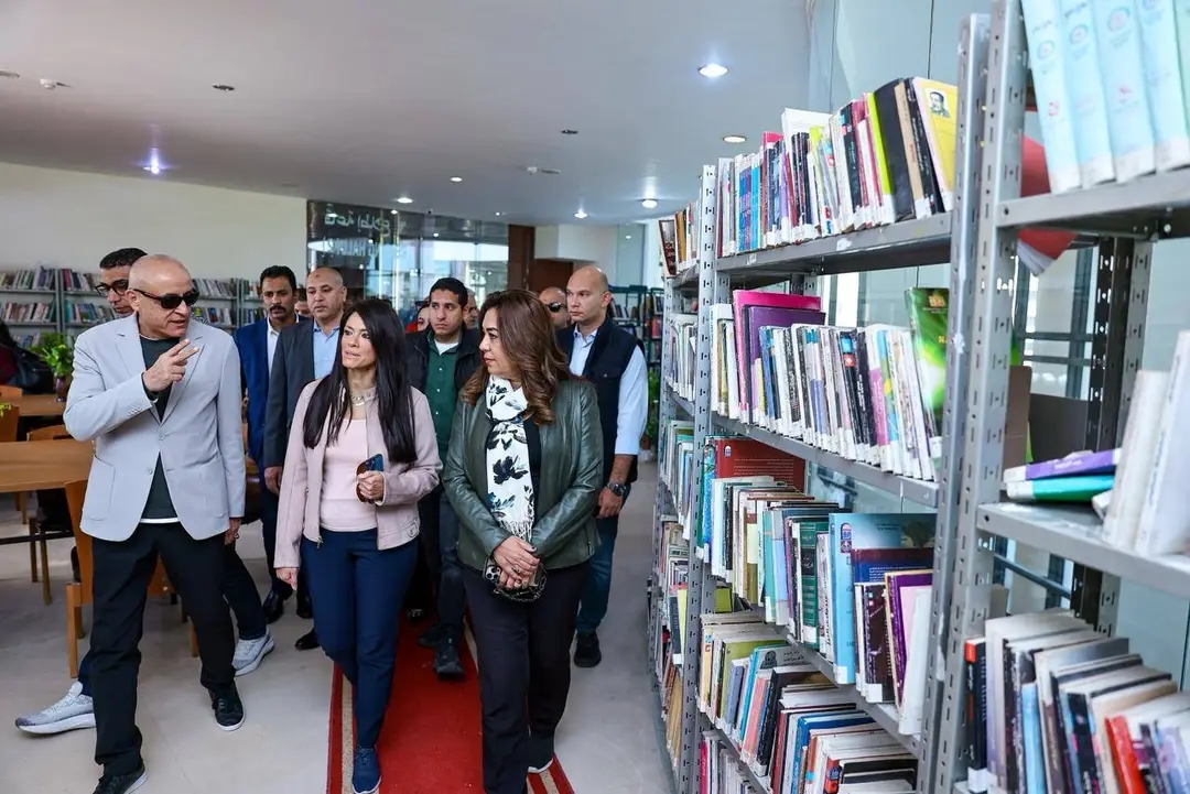 1766223219531 الصفين بدأوا بها الزيارة.. وزيرة التخطيط والتنمية المحلية يتفقدون مكتبة مصر العامة بالأقصر موقع في الجامعة