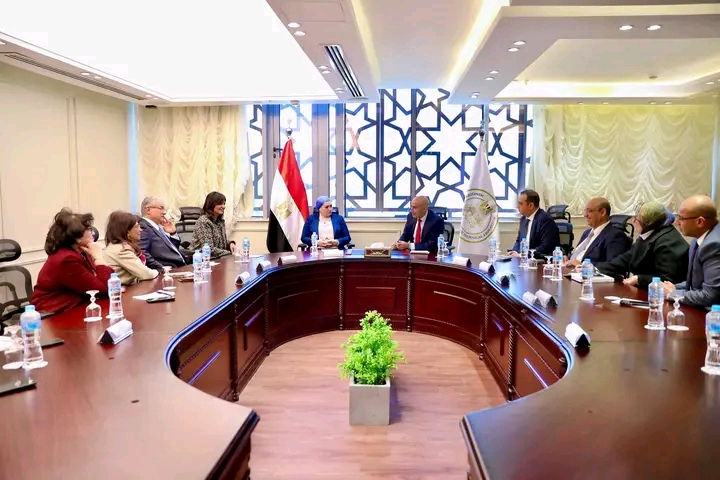 1766413660481 أوقاف وزير التعليم يبحث إطلاق حملة «طفل متوازن مجتمع متماسك» لتعزيز القيم والصحة النفسية بالمدارس موقع في الجامعة