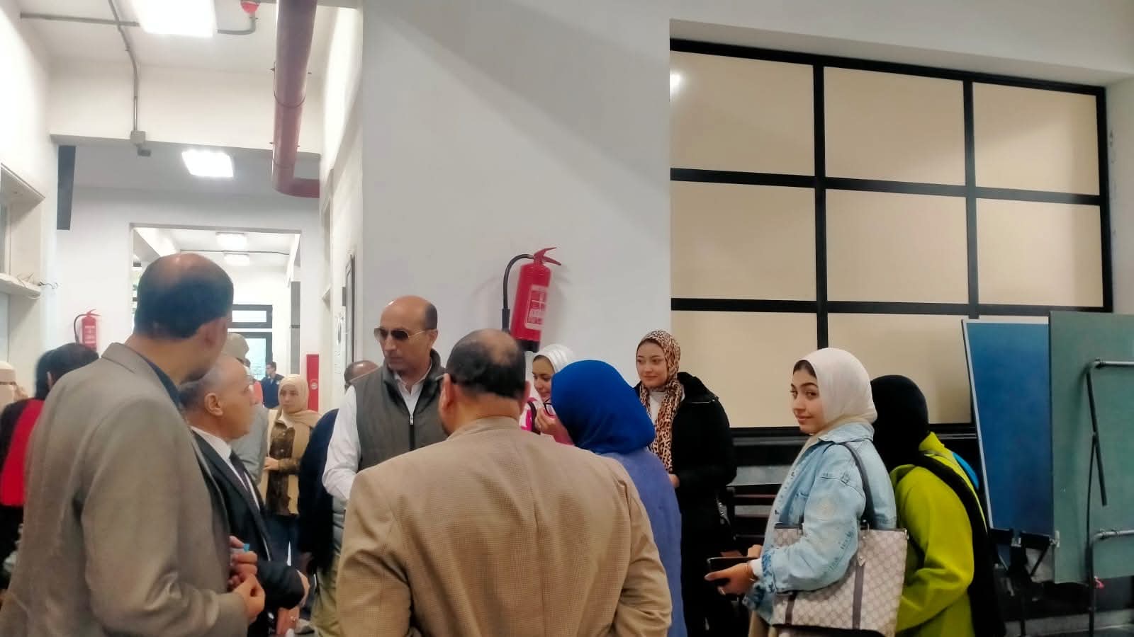 43e9a5f3 e49f 4470 8f1f d04a9925ba89 مجلس رئيس جامعة دمنهور يتفقد كلية التربية لمتابعة العملية التعليمية والاستعداد للامتحانات موقع في الجامعة