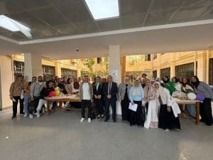 طلاب صيدلة حلوان يكتشفون أسرار النباتات الطبية والزيوت العلاجية في يوم علمي مميز| صور 2 FB IMG 1764580553791 حلوان طلاب صيدلة حلوان يكتشفون أسرار النباتات الطبية والزيوت العلاجية في يوم علمي مميز| صور موقع في الجامعة