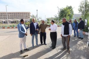 رئيس جامعة قنا يشيد بتقدم أعمال تطوير الطرق والممرات في المدن الجامعية 3 FB IMG 1764582963071 جامعة قنا رئيس جامعة قنا يشيد بتقدم أعمال تطوير الطرق والممرات في المدن الجامعية موقع في الجامعة