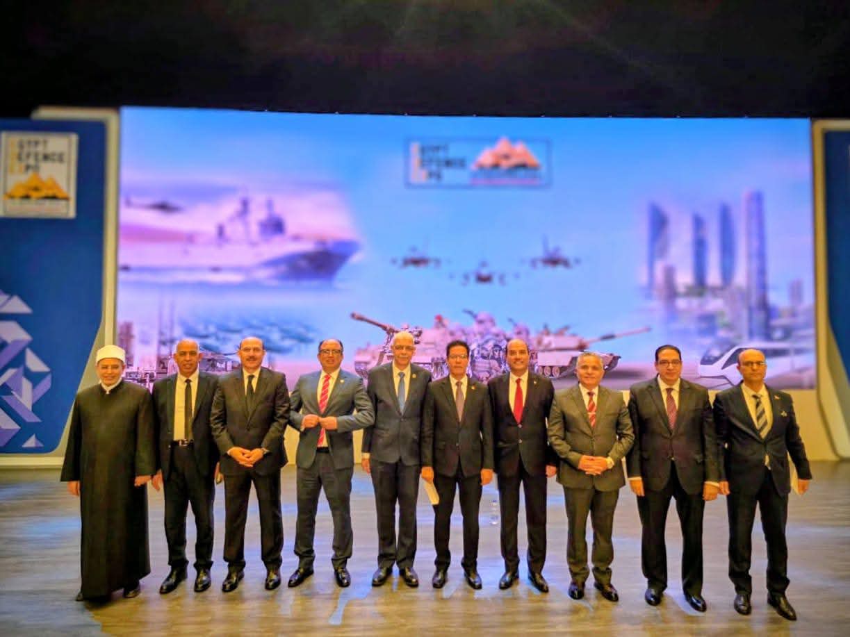 FB IMG 1764589043735 جامعة عين شمس رئيس جامعة مدينة السادات: مشاركة مصر في «إيديكس 2025» تعكس قوة الدولة وقيادة الجمهورية الجديدة موقع في الجامعة